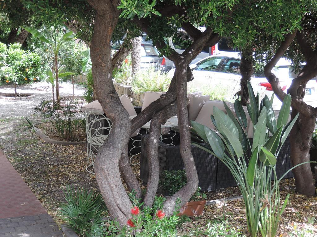 Hotel La Scogliera Bordighera Esterno foto